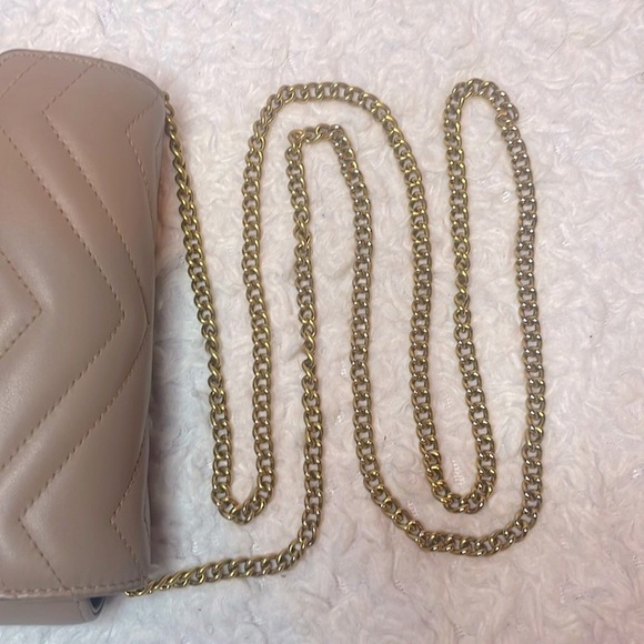 Gucci Matelassé Chevron Quilted Leather Super Mini Marmont Bag in Dusty Pink - Picture 9 of 17